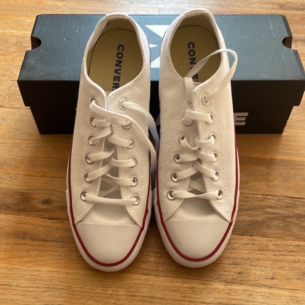 White Converse All Star M - 7; W - 9; eur - 40. NWT (if tags came with)